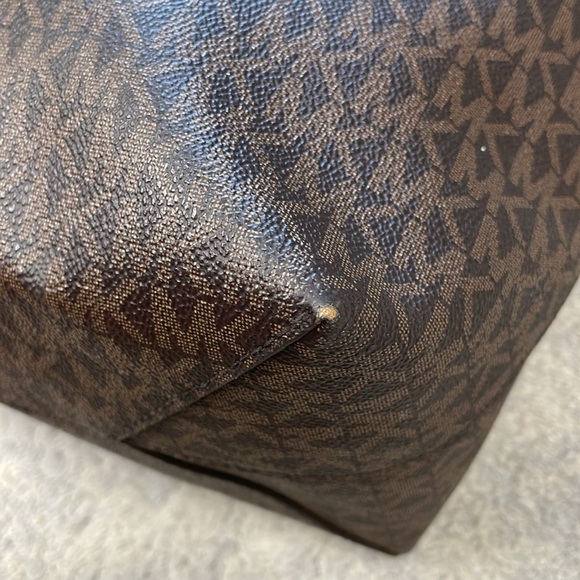 MICHAEL Michael Kors Hayley Large Signature Print Tote Bag MK Logo Brown - Picture 11 of 17